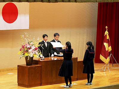 附属中学卒業式写真2